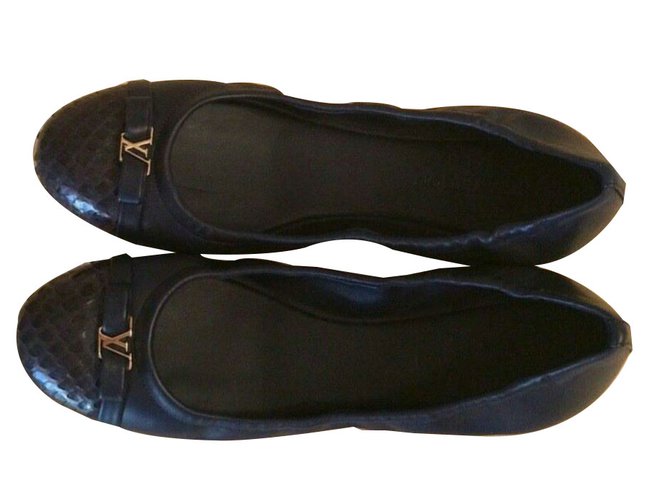 Louis Vuitton Dedo del pie redondo de pitón Azul Cueros exoticos  ref.35968