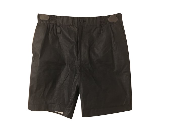 Issey Miyake Pantalones cortos de papel Negro  ref.36329