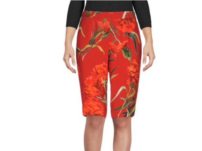Dolce & Gabbana Pantalones cortos florales Roja Viscosa  ref.36330