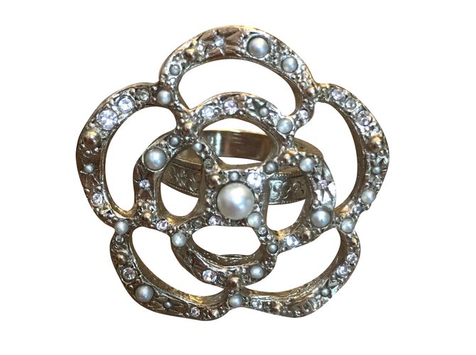 Anel Chanel Camélia Dourado Metal  ref.36578