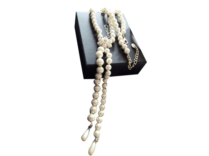 Chanel Long necklace Golden Metal Pearl  ref.36698