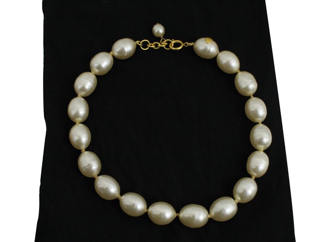 Chanel Necklace Eggshell  ref.36712
