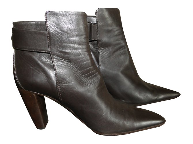Hermès Ankle Boots Brown Leather  ref.36869