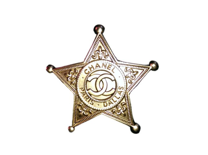Chanel Dallas paris sheriff star Acier Doré  ref.36896