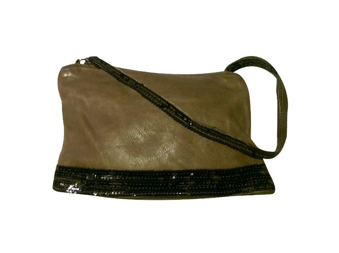 Vanessa Bruno Clutch bag Brown Leather  ref.36902