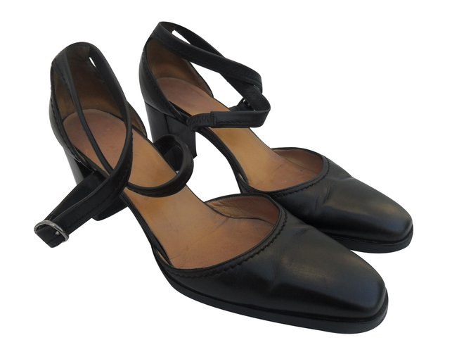 Hermès Heels Black Leather  ref.36909