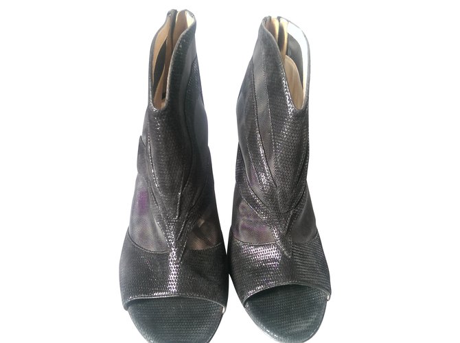 Fendi Heels Black Leather Synthetic  ref.36971