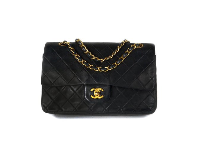 Timeless Chanel Flap Bag forrado de piel de cordero medio Negro Cuero  ref.37064