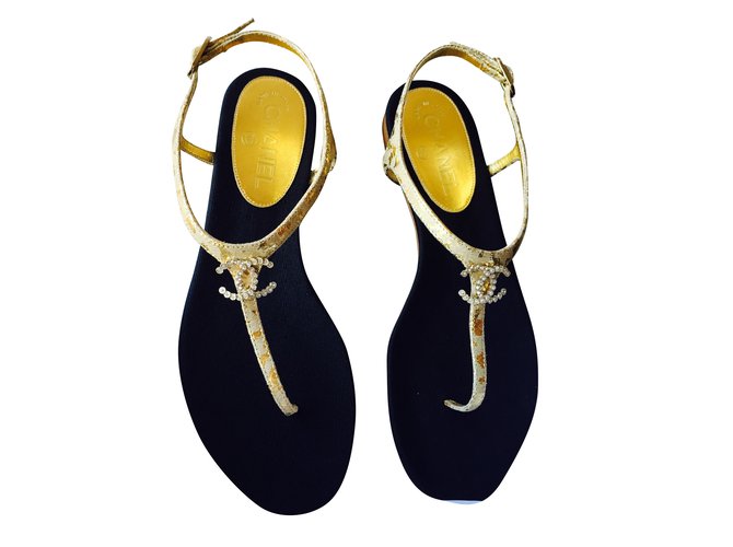 Chanel Sandals Golden Leather  ref.37566