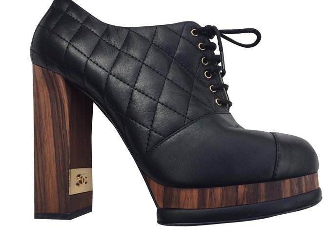 Chanel Heels Black Leather  ref.37647