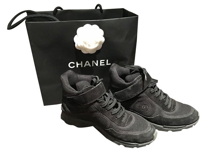 Chanel zapatillas Negro Cuero  ref.37740