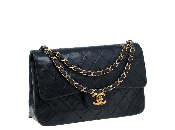 Chanel Handbags Black Leather  ref.37978