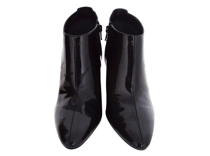 guess patent leather boots