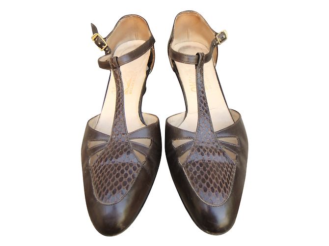 Sandali Salvatore Ferragamo Salomé in pelle marrone