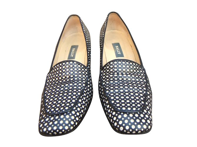 Bally Parfait Mokassins Leder Schwarz Weiß Größe 40