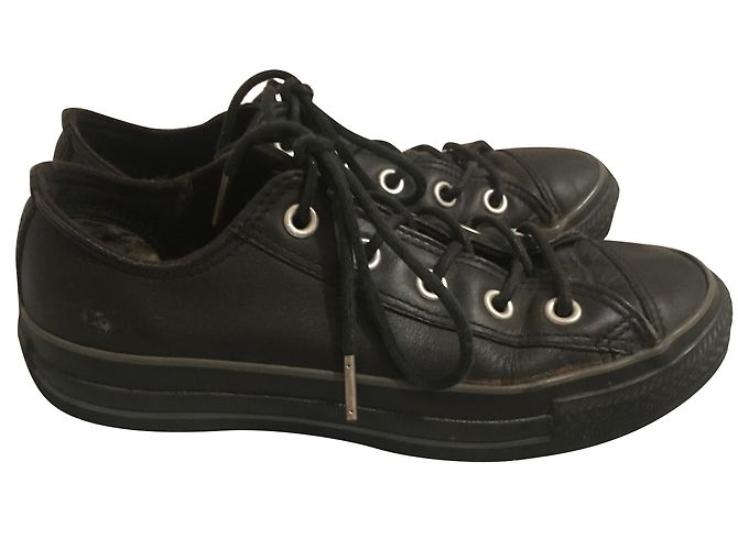 Sneaker Converse basse in pelle nera Nero