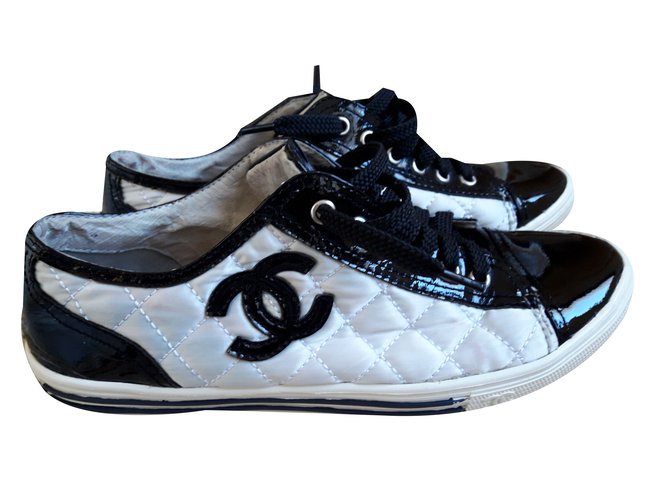 Chanel Sneakers Multiple colors Patent leather  ref.38583