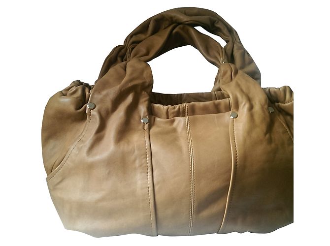 Uterque Handtasche aus Lammleder Braun