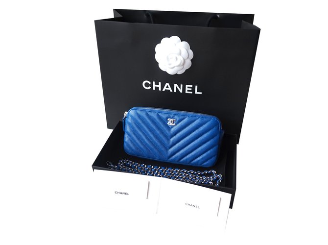 Wallet On Chain Chanel WOC Blau Leder  ref.38706