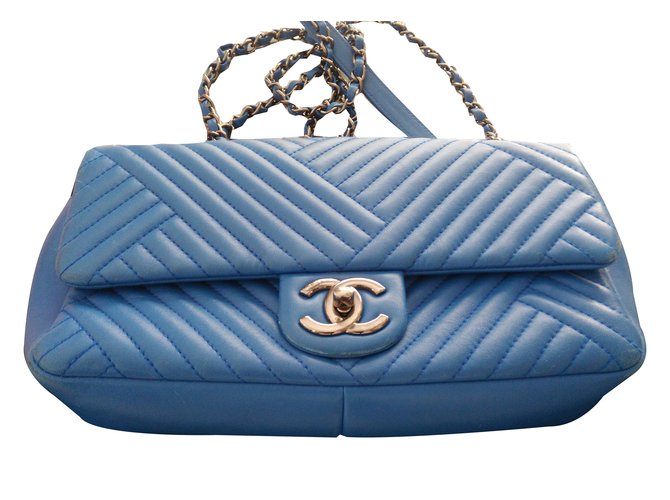 Chanel timeless chevron Blue Leather  ref.38764