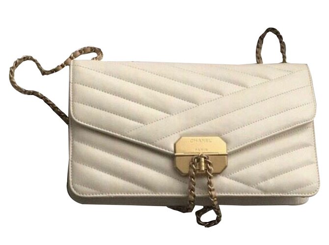 Chanel Limited edition Cream Leather  ref.38803