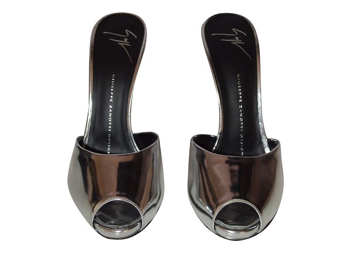 Giuseppe Zanotti Mules compensées