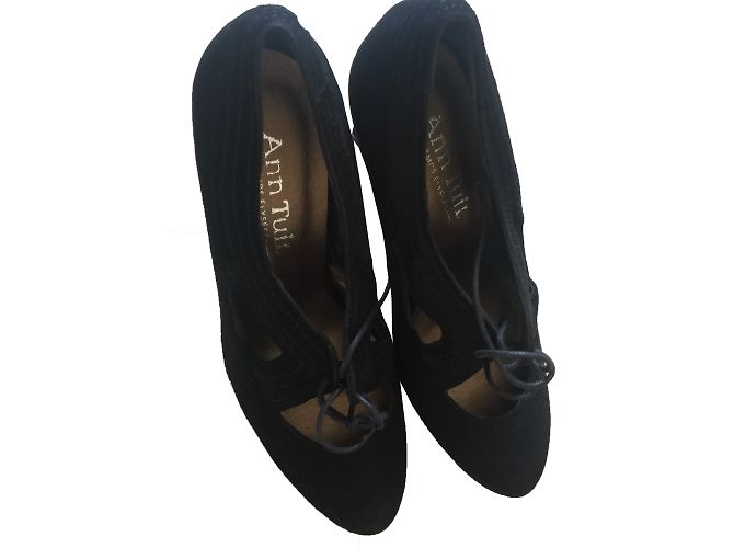 Autre Marque Ann Thuil Pumps aus Hirschleder Schwarz