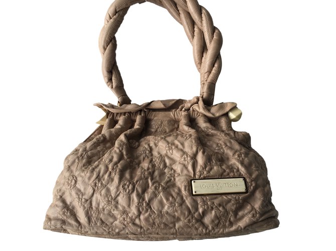 Louis Vuitton Olympe stratus PM Beige Leather ref.39088 - Joli Closet