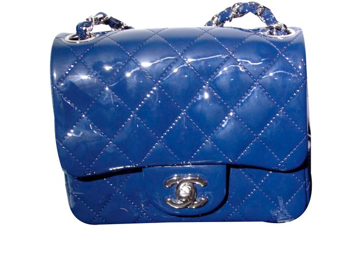 Timeless Chanel Bolsa Azul Couro envernizado  ref.39604