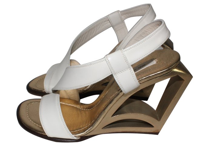 Marc Jacobs Jazz Sandals White Golden Leather  ref.39717