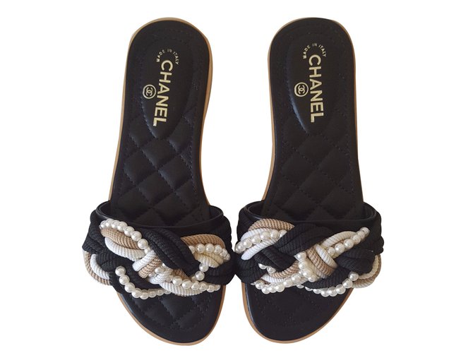Chanel Sandals Black  ref.40176