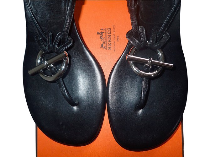 Hermès Sandals Black Leather  ref.40183