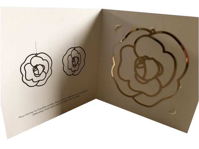 Chanel Camélia Móvel Dourado Metal  ref.40288