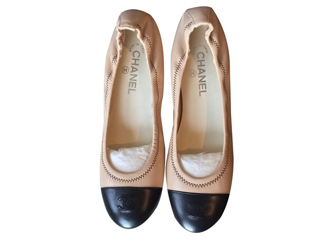 Chanel Ballerinas Beige Leather  ref.40559