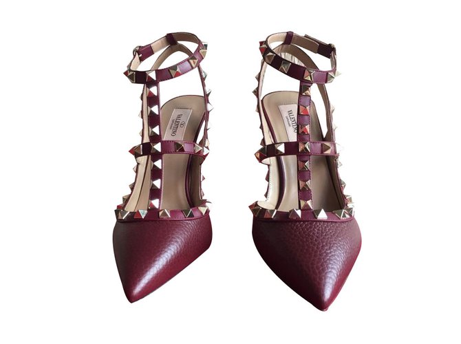 Valentino Rockstud heels Rubinfarbe Leder  ref.40624