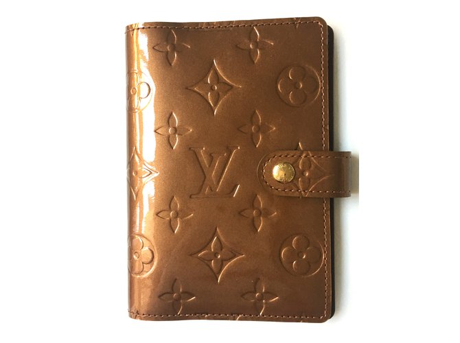 Louis Vuitton Agenda holder Bronze Patent leather  ref.40839