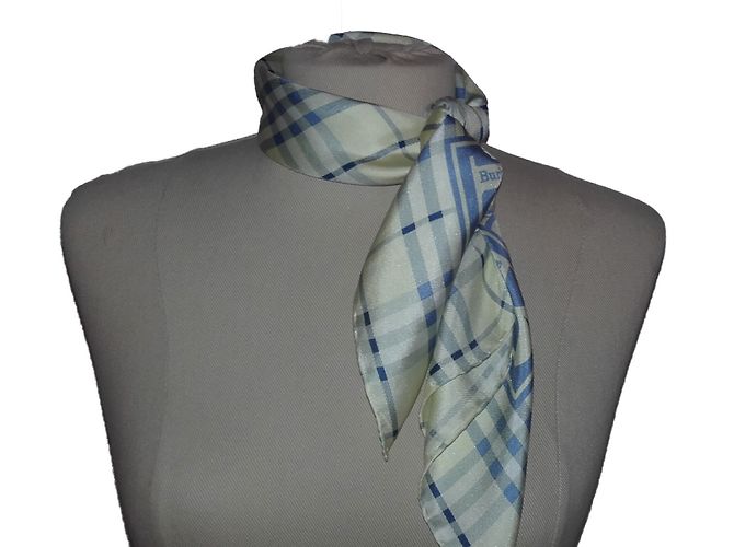 Burberry Bufanda Azul Seda
