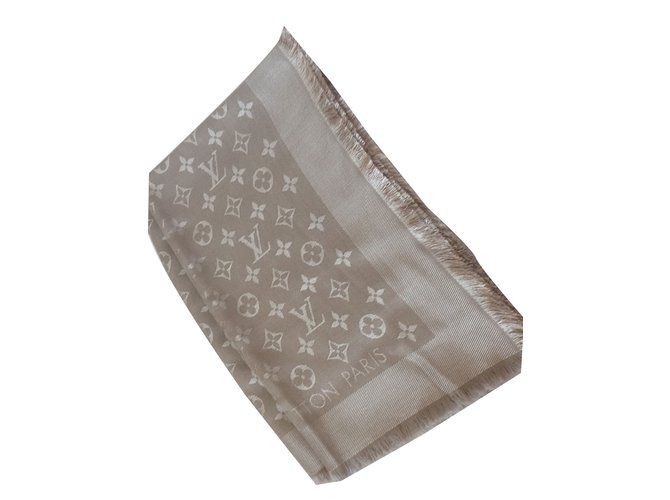 Louis Vuitton Monogramme Beige Wool  ref.41115