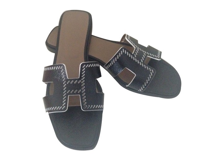 Oran Hermès Sandals Black Patent leather  ref.41142