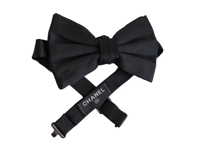 Chanel Bow tie Black Silk  ref.41153