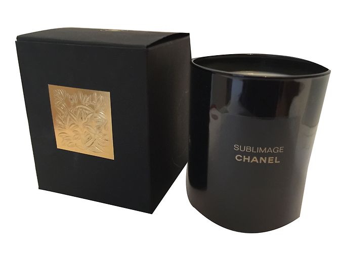 Chanel Kerze Schwarz Jeans