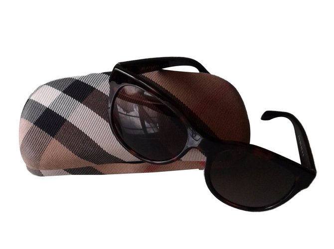 Burberry Sunglasses Dark brown  ref.41205