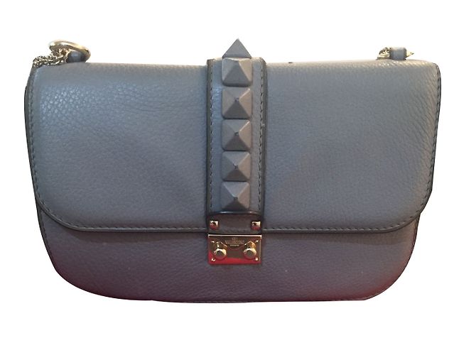 Bolso Valentino Glam Lock de piel granulada gris