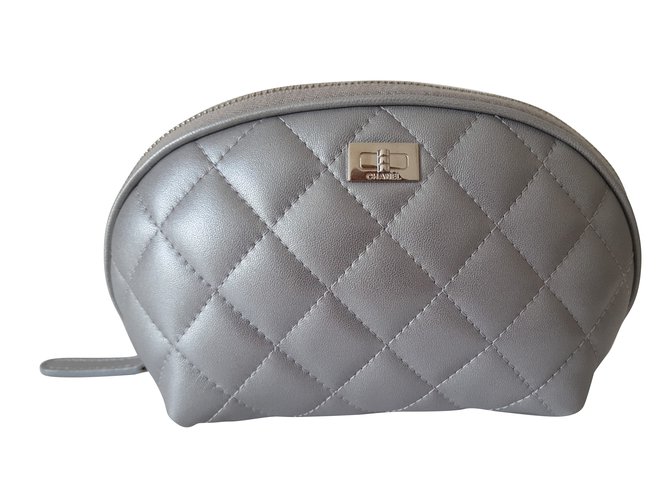 Chanel Monederos, carteras, casos Gris Cuero  ref.41371