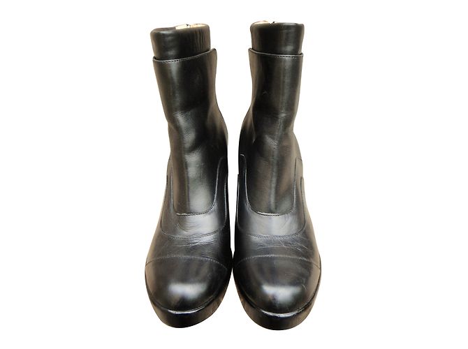 Robert Clergerie Black Leather Ankle Boots 39