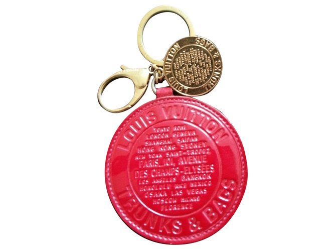 Louis Vuitton Amuleto bolsa Roja Charol  ref.41513