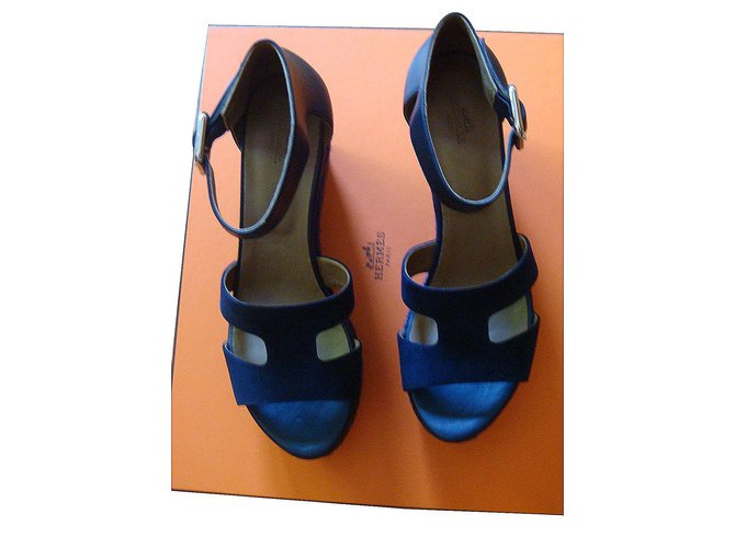 Hermès Espadrilles Navy blue Leather  ref.41792