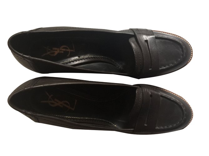 Yves Saint Laurent Heels Patent leather  ref.41811