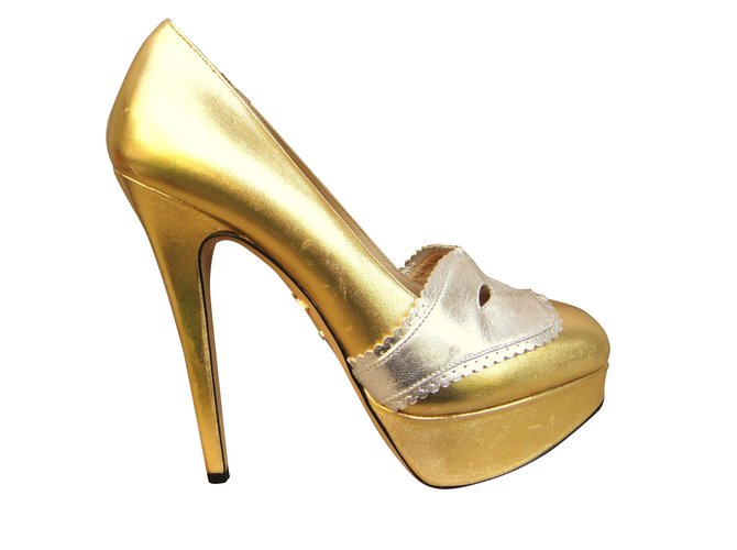 Charlotte Olympia Moretta Heels Golden Leather  ref.41903