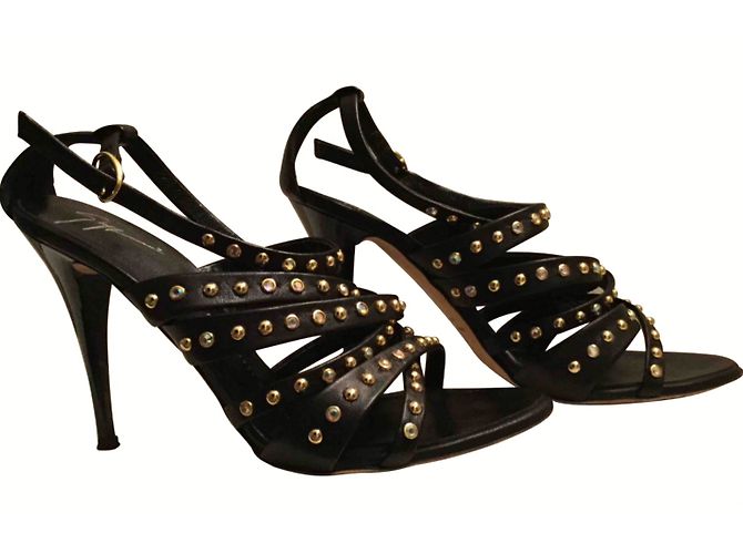 Giuseppe Zanotti Schwarze Sandalen aus Stein